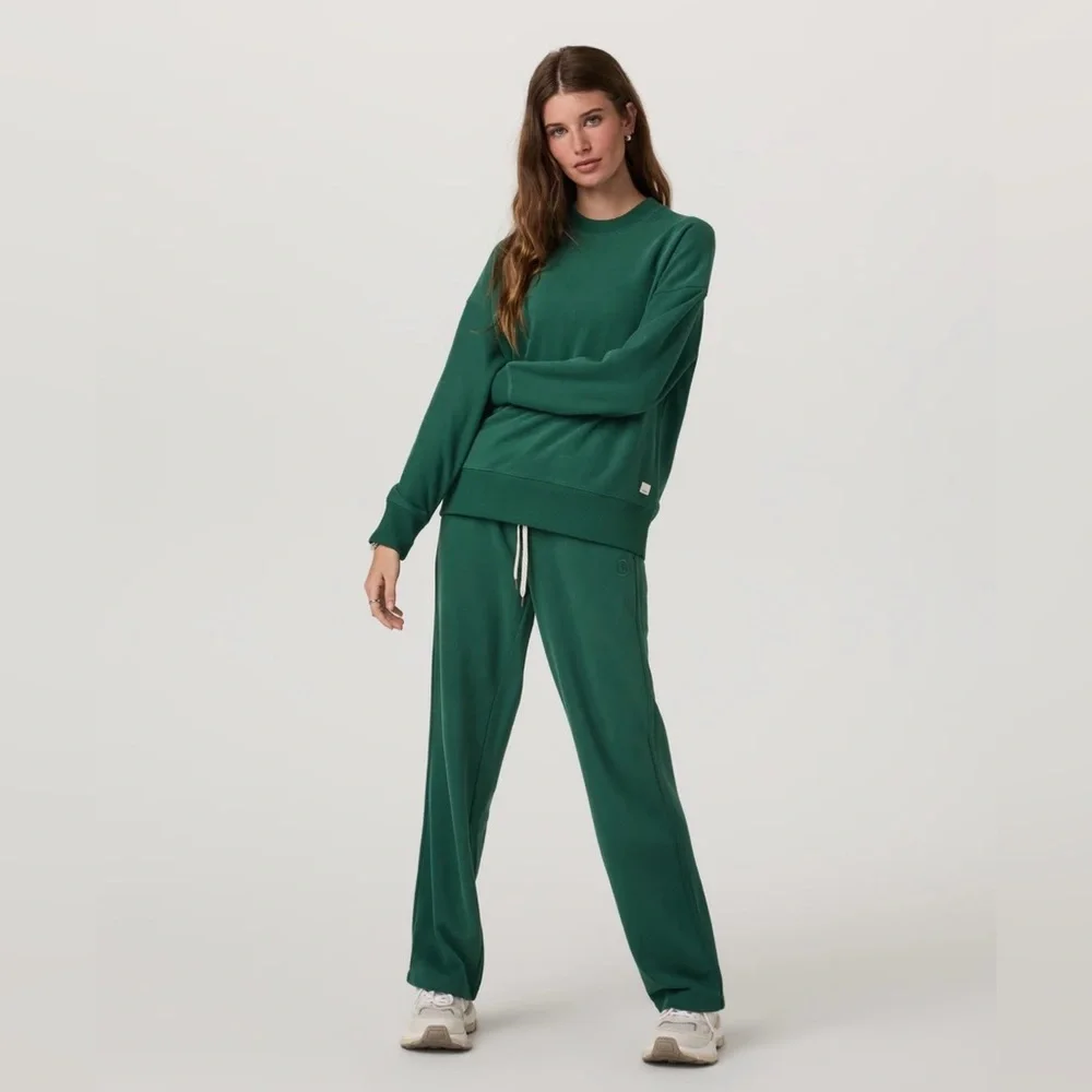 Vuori Sedona Weekender Crew Sweatshirt in Viridian green - Picture 1 of 7